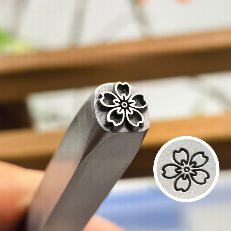 Outil de poinçonnage métalliqu - Leatherwork Flowers avis et prix